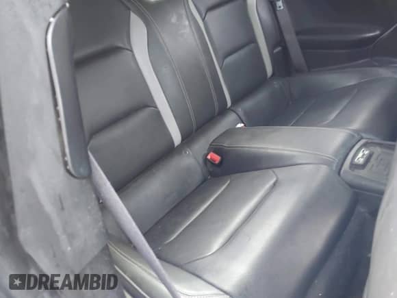 2016 Chevrolet Camaro 2SS z VIN 1G1FH1R75G0165649, wystawiony jako IAAI lot #43334902 z przebiegiem 91 969 mil mil oraz . Historia ofert i sprzedaży dostępna na DreamBid. Obrazek 8.