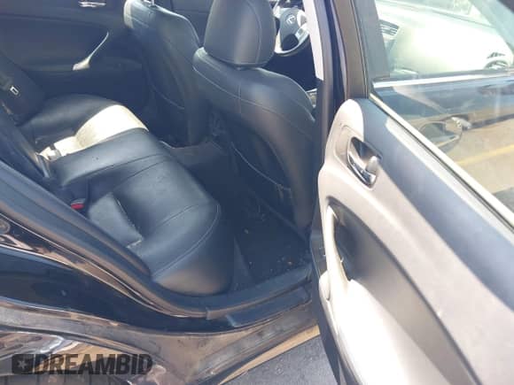 2012 Lexus IS 350 z VIN JTHBE5C23C5029051, wystawiony jako IAAI lot #42787547 z przebiegiem 178 411 mil mil oraz . Historia ofert i sprzedaży dostępna na DreamBid. Obrazek 8.