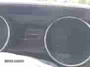 2016 Ford Mustang V6 z VIN 1FA6P8AM6G5250643, wystawiony jako IAAI lot #43125928 z przebiegiem 130 353 mil mil oraz . Historia ofert i sprzedaży dostępna na DreamBid. Obrazek 7.