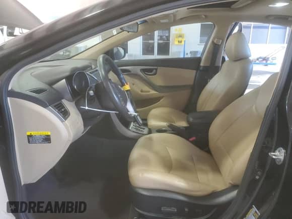 2011 Hyundai Elantra Limited z VIN KMHDH4AE1BU100689, wystawiony jako Copart lot #82238825 z przebiegiem 192 528 mil mil oraz Czysty tytuł • Clean title. Historia ofert i sprzedaży dostępna na DreamBid. Obrazek 7.