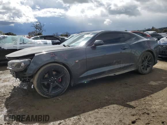 2017 Chevrolet Camaro 2LT z VIN 1G1FD1RX0H0155351, wystawiony jako Copart lot #47724365 z przebiegiem 141 874 mil mil oraz Szkoda całkowita • Salvage title. Historia ofert i sprzedaży dostępna na DreamBid. Obrazek 1.