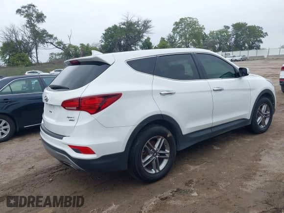 2017 Hyundai Santa Fe 2.4L с VIN 5XYZTDLB4HG403407, выставлен на аукционе IAAI как лот 43301785 с пробегом 86 587 миль миль и . История ставок и продаж доступна на DreamBid. Изображение 4.
