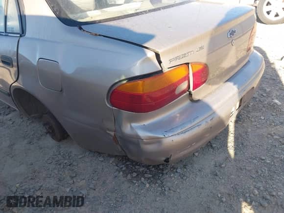 2002 Chevrolet Prizm с VIN 1Y1SK52822Z418377, выставлен на аукционе IAAI как лот 43131311 с пробегом 161 130 миль миль и . История ставок и продаж доступна на DreamBid. Изображение 6.