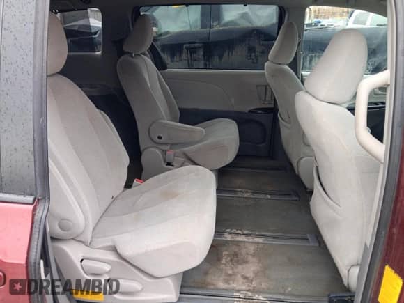 2014 Toyota Sienna LE with VIN 5TDJK3DC8ES083704, listed as a Copart auction lot 84932195 with 210,428 mi miles and Salvage title. Bid and sale history available at DreamBid. Image 10.