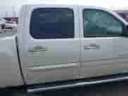 2011 Chevrolet Silverado 1500 LT z VIN 3GCPKSE38BG358968, wystawiony jako IAAI lot #43393436 z przebiegiem 187 947 mil mil oraz . Historia ofert i sprzedaży dostępna na DreamBid. Obrazek 13.