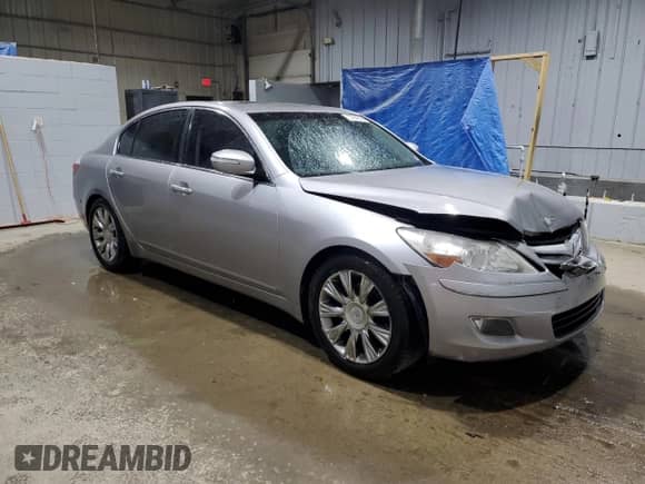 2010 Hyundai Genesis z VIN KMHGC4DE7AU101285, wystawiony jako Copart lot #57945185 z przebiegiem 223 726 mil mil oraz Szkoda całkowita • Salvage title. Historia ofert i sprzedaży dostępna na DreamBid. Obrazek 4.