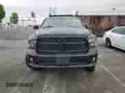 2017 Ram 1500 Express z VIN 1C6RR6FG7HS860991, wystawiony jako Copart lot #54261035 z przebiegiem 68 271 mil mil oraz Szkoda całkowita • Salvage title. Historia ofert i sprzedaży dostępna na DreamBid. Obrazek 5.