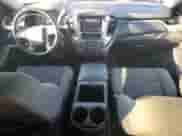 2015 Chevrolet Suburban LS z VIN 1GNSCHEC9FR585125, wystawiony jako Copart lot #89390825 z przebiegiem 104 180 mil mil oraz Czysty tytuł • Clean title. Historia ofert i sprzedaży dostępna na DreamBid. Obrazek 8.
