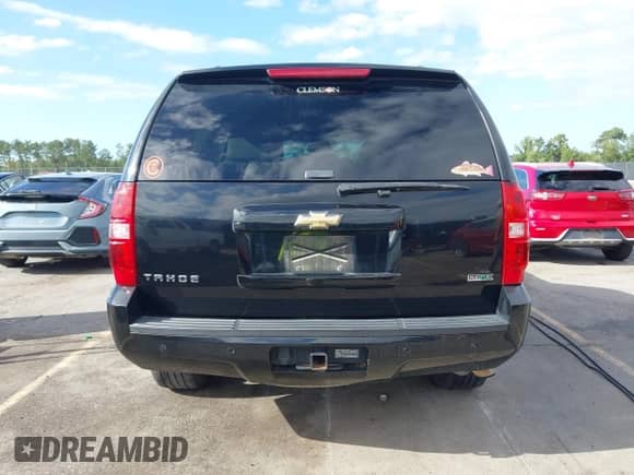 2010 Chevrolet Tahoe LT z VIN 1GNMCBE35AR248109, wystawiony jako IAAI lot #43364319 z przebiegiem 195 209 mil mil oraz . Historia ofert i sprzedaży dostępna na DreamBid. Obrazek 16.