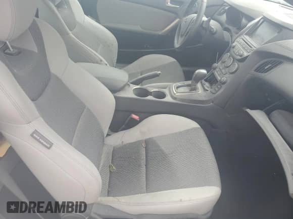 2013 Hyundai Genesis Coupe 2.0T с VIN KMHHT6KD7DU100782, выставлен на аукционе Copart как лот 76274084 с пробегом Не указан миль и На запчасти • Non repairable. История ставок и продаж доступна на DreamBid. Изображение 10.