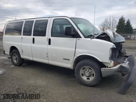 2005 Chevrolet Express Passenger with VIN 1GAHG35U851250429, listed as a Copart auction lot 45600415 with Not provided miles and Salvage title. Bid and sale history available at DreamBid. Image 4.