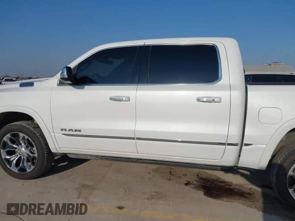 2020 Ram 1500 Limited z VIN 1C6RREHT2LN232946, wystawiony jako IAAI lot #41526767 z przebiegiem 38 305 mil mil oraz . Historia ofert i sprzedaży dostępna na DreamBid. Obrazek 14.