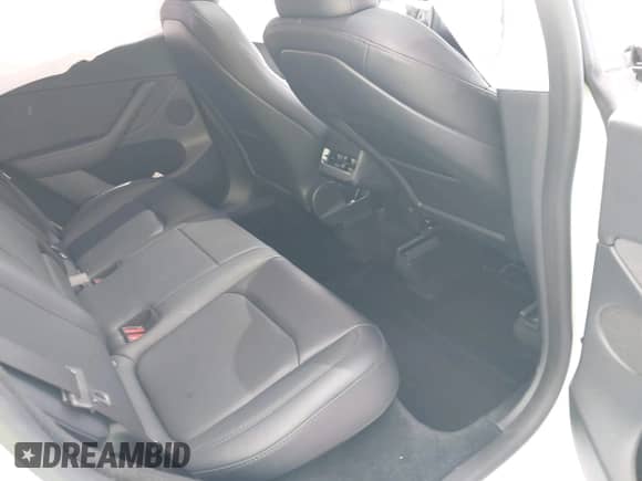 2024 Tesla Model Y с VIN 7SAYGDED3RF019239, выставлен на аукционе IAAI как лот 42978849 с пробегом 14 551 миль миль и . История ставок и продаж доступна на DreamBid. Изображение 8.
