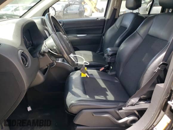 2016 Jeep Compass High Altitude z VIN 1C4NJCEA8GD648307, wystawiony jako Copart lot #70384555 z przebiegiem 145 300 mil mil oraz Nie do naprawy • Non repairable. Historia ofert i sprzedaży dostępna na DreamBid. Obrazek 7.