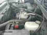 2005 Chevrolet Silverado 1500 Work Truck z VIN 1GCEC14X05Z213527, wystawiony jako IAAI lot #42351246 z przebiegiem 152 826 mil mil oraz . Historia ofert i sprzedaży dostępna na DreamBid. Obrazek 12.