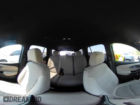 2023 Chevrolet Traverse LS z VIN 1GNERFKW3PJ310056, wystawiony jako IAAI lot #42770857 z przebiegiem 8 302 mil mil oraz . Historia ofert i sprzedaży dostępna na DreamBid. Obrazek 18.