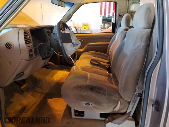 1995 Chevrolet Silverado 2500 с VIN 1GCFC24K3SZ156945, выставлен на аукционе Copart как лот 66643195 с пробегом 162 528 миль миль и Списание • Salvage title. История ставок и продаж доступна на DreamBid. Изображение 7.