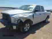 2019 Ram 1500 Tradesman z VIN 1C6RR6FG4KS586124, wystawiony jako IAAI lot #42432848 z przebiegiem 103 162 mil mil oraz . Historia ofert i sprzedaży dostępna na DreamBid. Obrazek 21.