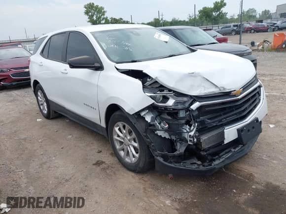2021 Chevrolet Equinox LS z VIN 3GNAXHEV3MS117113, wystawiony jako IAAI lot #43149674 z przebiegiem 51 369 mil mil oraz . Historia ofert i sprzedaży dostępna na DreamBid. Obrazek 1.