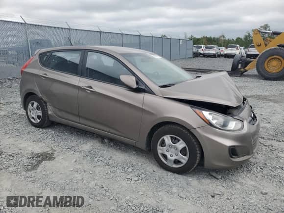 2014 Hyundai Accent GS z VIN KMHCT5AE3EU154502, wystawiony jako Copart lot #68531815 z przebiegiem 296 101 mil mil oraz Nie do naprawy • Non repairable. Historia ofert i sprzedaży dostępna na DreamBid. Obrazek 4.