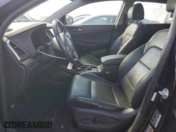 2018 Hyundai Tucson Value z VIN KM8J3CA23JU690832, wystawiony jako Copart lot #89816545 z przebiegiem 133 526 mil mil oraz Czysty tytuł • Clean title. Historia ofert i sprzedaży dostępna na DreamBid. Obrazek 7.