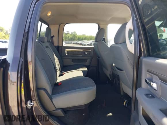 2017 Ram 1500 Big Horn z VIN 3C6RR6LT2HG604668, wystawiony jako IAAI lot #42005795 z przebiegiem 188 227 mil mil oraz . Historia ofert i sprzedaży dostępna na DreamBid. Obrazek 8.