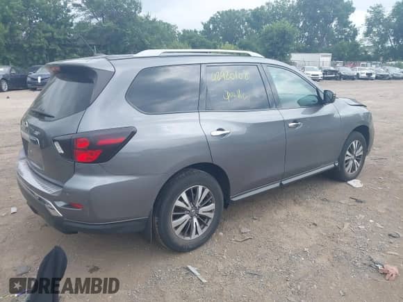 2017 Nissan Pathfinder SL with VIN 5N1DR2MM0HC912956, listed as a IAAI auction lot 42920108 with 110,340 mi miles and . Bid and sale history available at DreamBid. Image 4.