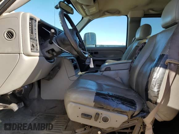 2006 Chevrolet Silverado 3500 SRW LT3 z VIN 1GCHK39DX6E139696, wystawiony jako Copart lot #83018804 z przebiegiem 184 242 mil mil oraz Szkoda całkowita • Salvage title. Historia ofert i sprzedaży dostępna na DreamBid. Obrazek 7.