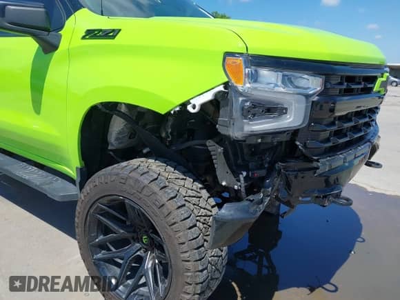 2022 Chevrolet Silverado 1500 RST z VIN 1GCUDEED7NZ585337, wystawiony jako IAAI lot #42092773 z przebiegiem 37 402 mil mil oraz . Historia ofert i sprzedaży dostępna na DreamBid. Obrazek 21.
