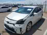 2013 Toyota Prius One z VIN JTDKN3DU3D5583231, wystawiony jako IAAI lot #42256796 z przebiegiem 279 931 mil mil oraz . Historia ofert i sprzedaży dostępna na DreamBid. Obrazek 2.