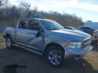2019 Ram 1500 Big Horn z VIN 3C6RR6LT3KG605321, wystawiony jako IAAI lot #41053497 z przebiegiem 113 853 mil mil oraz . Historia ofert i sprzedaży dostępna na DreamBid. Obrazek 1.