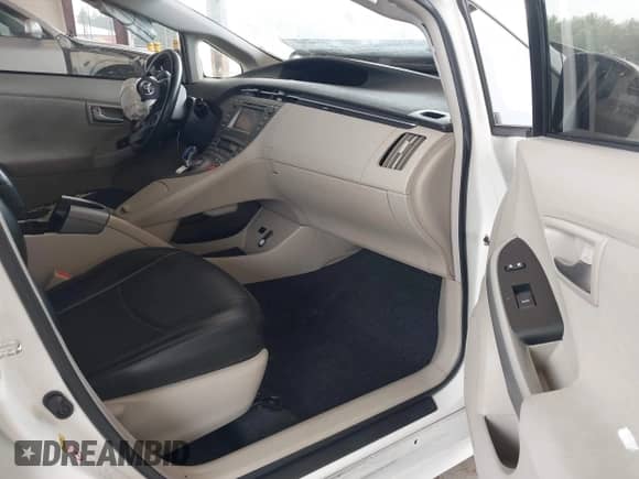 2015 Toyota Prius Four z VIN JTDKN3DU8F0422311, wystawiony jako IAAI lot #43127608 z przebiegiem 233 613 mil mil oraz . Historia ofert i sprzedaży dostępna na DreamBid. Obrazek 5.