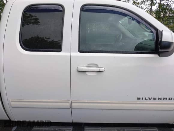 2011 Chevrolet Silverado 1500 LT with VIN 1GCRKSE3XBZ362836, listed as a IAAI auction lot 43091610 with 177,152 mi miles and . Bid and sale history available at DreamBid. Image 13.
