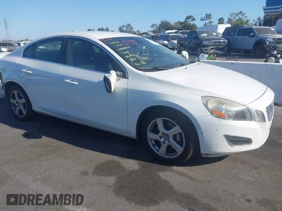 2012 Volvo S60 T5 с VIN YV1622FSXC2081732, выставлен на аукционе IAAI как лот 43127850 с пробегом 152 186 миль миль и . История ставок и продаж доступна на DreamBid. Изображение 1.
