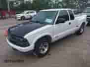 2000 Chevrolet S-10 LS with VIN 1GCCS19W4Y8254988, listed as a IAAI auction lot 42531458 with 177,492 mi miles and . Bid and sale history available at DreamBid. Image 2.