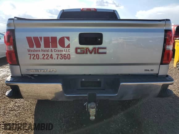 2017 GMC Sierra 1500 SLE z VIN 1GTV2MEC8HZ320085, wystawiony jako Copart lot #68337715 z przebiegiem 125 591 mil mil oraz Szkoda całkowita • Salvage title. Historia ofert i sprzedaży dostępna na DreamBid. Obrazek 6.