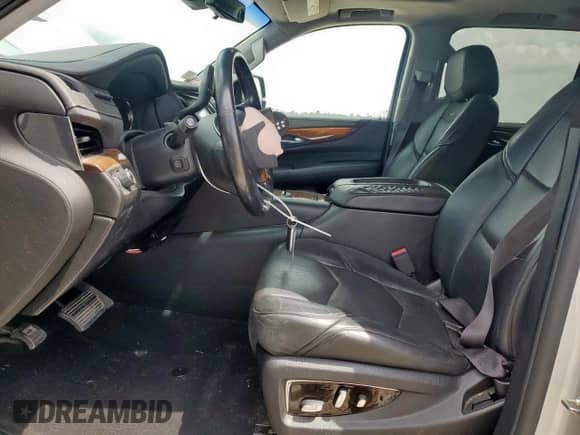 2017 Cadillac Escalade ESV Luxury с VIN 1GYS3HKJ8HR200548, выставлен на аукционе Copart как лот 63327605 с пробегом 90 387 миль миль и Списание • Salvage title. История ставок и продаж доступна на DreamBid. Изображение 7.