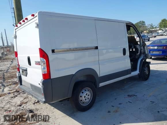 2015 Ram ProMaster z VIN 3C6TRVND8FE504363, wystawiony jako IAAI lot #42139840 z przebiegiem Nie podano mil oraz . Historia ofert i sprzedaży dostępna na DreamBid. Obrazek 4.