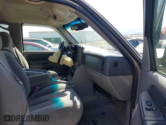 2003 Chevrolet Tahoe LT z VIN 1GNEK13Z93J329737, wystawiony jako IAAI lot #42212884 z przebiegiem 232 514 mil mil oraz . Historia ofert i sprzedaży dostępna na DreamBid. Obrazek 5.