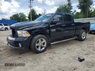 2014 Ram 1500 Tradesman z VIN 1C6RR6FT2ES198004, wystawiony jako Copart lot #61048055 z przebiegiem 200 568 mil mil oraz Szkoda całkowita • Salvage title. Historia ofert i sprzedaży dostępna na DreamBid. Obrazek 1.