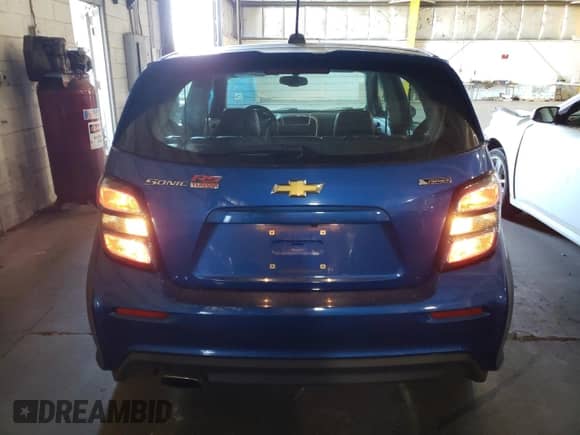 2017 Chevrolet Sonic Premier с VIN 1G1JF6SB6H4111590, выставлен на аукционе Copart как лот 62419653 с пробегом 57 898 миль миль и . История ставок и продаж доступна на DreamBid. Изображение 6.
