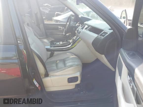 2011 Land Rover Range Rover Sport HSE Lux with VIN SALSK2D47BA713513, listed as a IAAI auction lot 42664248 with 234,659 mi miles and . Bid and sale history available at DreamBid. Image 5.