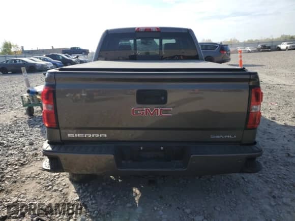 2015 GMC Sierra 1500 Denali z VIN 3GTU2WEC5FG483801, wystawiony jako Copart lot #81957235 z przebiegiem 174 468 mil mil oraz Czysty tytuł • Clean title. Historia ofert i sprzedaży dostępna na DreamBid. Obrazek 6.
