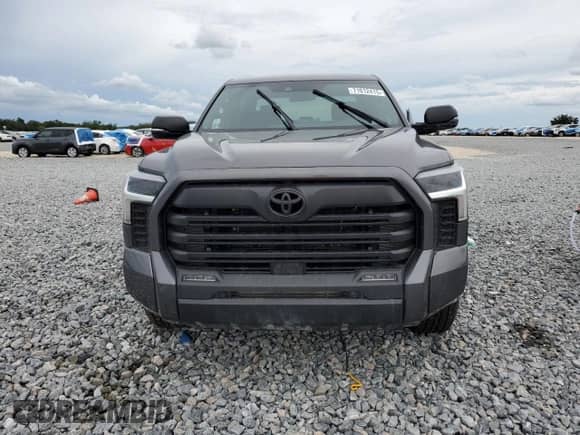 2025 Toyota Tundra SR z VIN 5TFLA5DBXSX308242, wystawiony jako Copart lot #71012415 z przebiegiem Nie podano mil oraz Nie do naprawy • Non repairable. Historia ofert i sprzedaży dostępna na DreamBid. Obrazek 5.