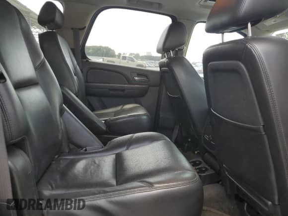 2010 Chevrolet Tahoe LTZ с VIN 1GNUCCE06AR189230, выставлен на аукционе Copart как лот 61899365 с пробегом 215 727 миль миль и Списание • Salvage title. История ставок и продаж доступна на DreamBid. Изображение 11.