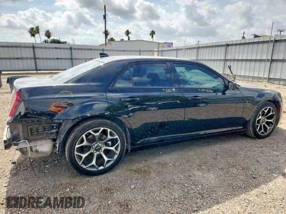 2016 Chrysler 300 S с VIN 2C3CCABG6GH252589, выставлен на аукционе Copart как лот 60805375 с пробегом 116 028 миль миль и Списание • Salvage title. История ставок и продаж доступна на DreamBid. Изображение 3.