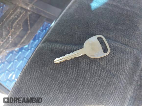 2000 Chevrolet Silverado 1500 с VIN 1GCEC14V0YE332155, выставлен на аукционе IAAI как лот 42537795 с пробегом 124 142 миль миль и . История ставок и продаж доступна на DreamBid. Изображение 11.