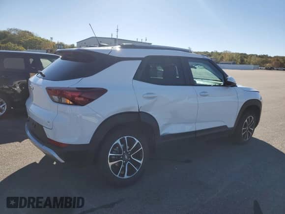 2025 Chevrolet TrailBlazer LT с VIN KL79MRSL4SB042800, выставлен на аукционе Copart как лот 85711335 с пробегом 16 836 миль миль и Списание • Salvage title. История ставок и продаж доступна на DreamBid. Изображение 3.