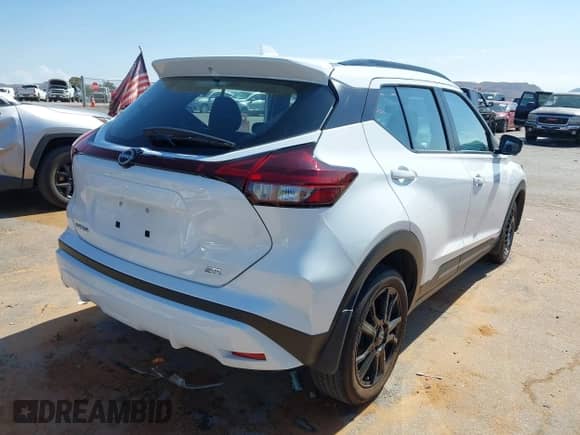 2024 Nissan Kicks SR с VIN 3N1CP5DV3RL571741, выставлен на аукционе IAAI как лот 42214805 с пробегом 5 232 миль миль и . История ставок и продаж доступна на DreamBid. Изображение 4.