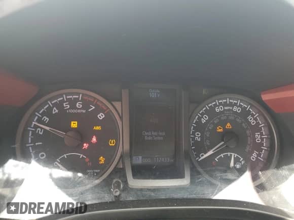 2020 Toyota Tacoma SR5 с VIN 5TFAZ5CN1LX090978, выставлен на аукционе Copart как лот 64010265 с пробегом 117 433 миль миль и Списание • Salvage title. История ставок и продаж доступна на DreamBid. Изображение 9.